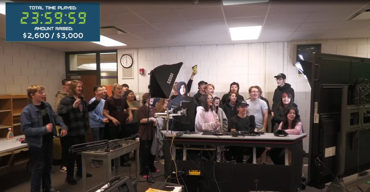 gamers cheering on gamers