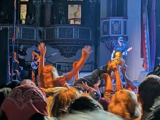 Moshing