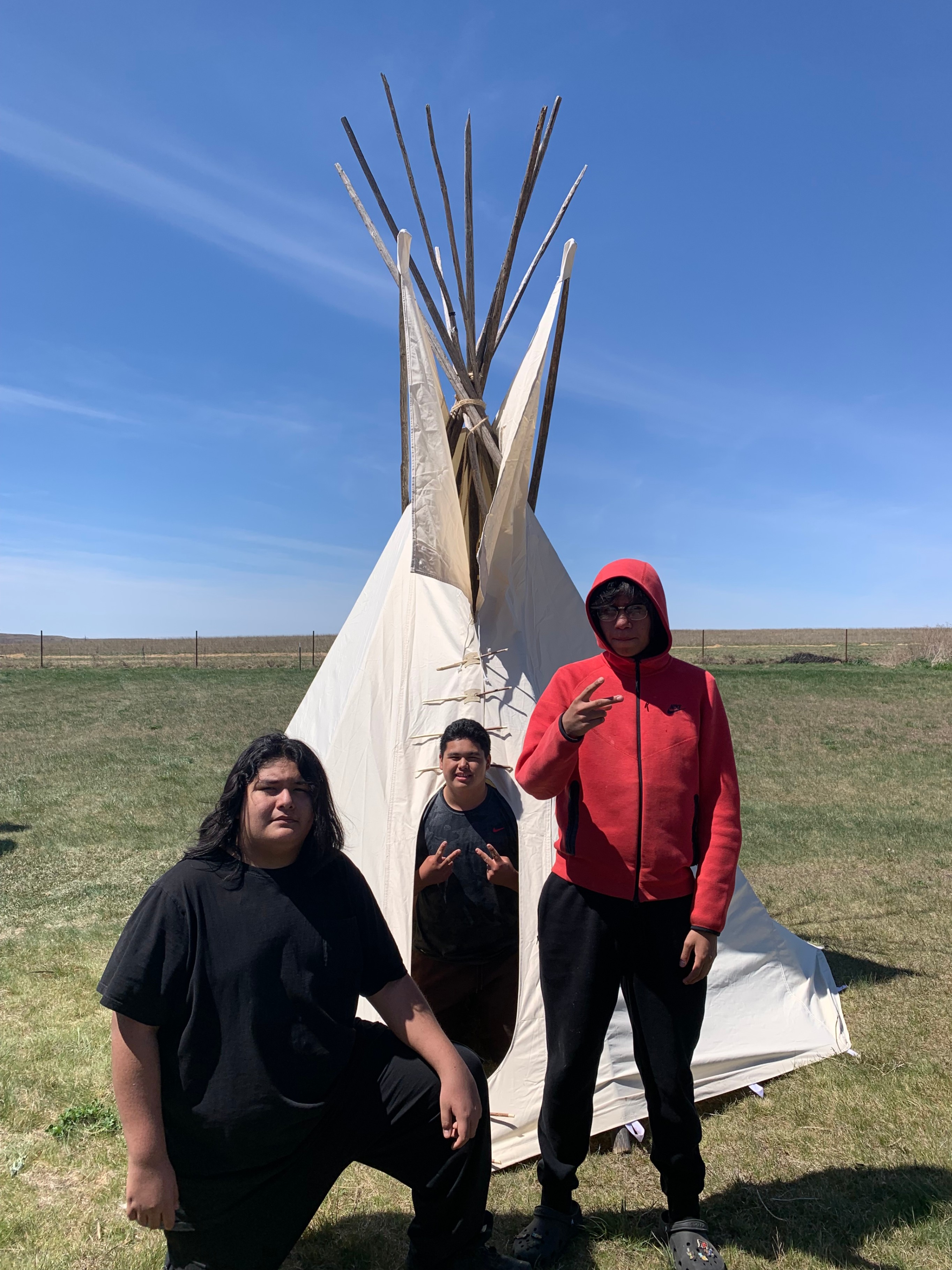 Tipi raising at Wozu
