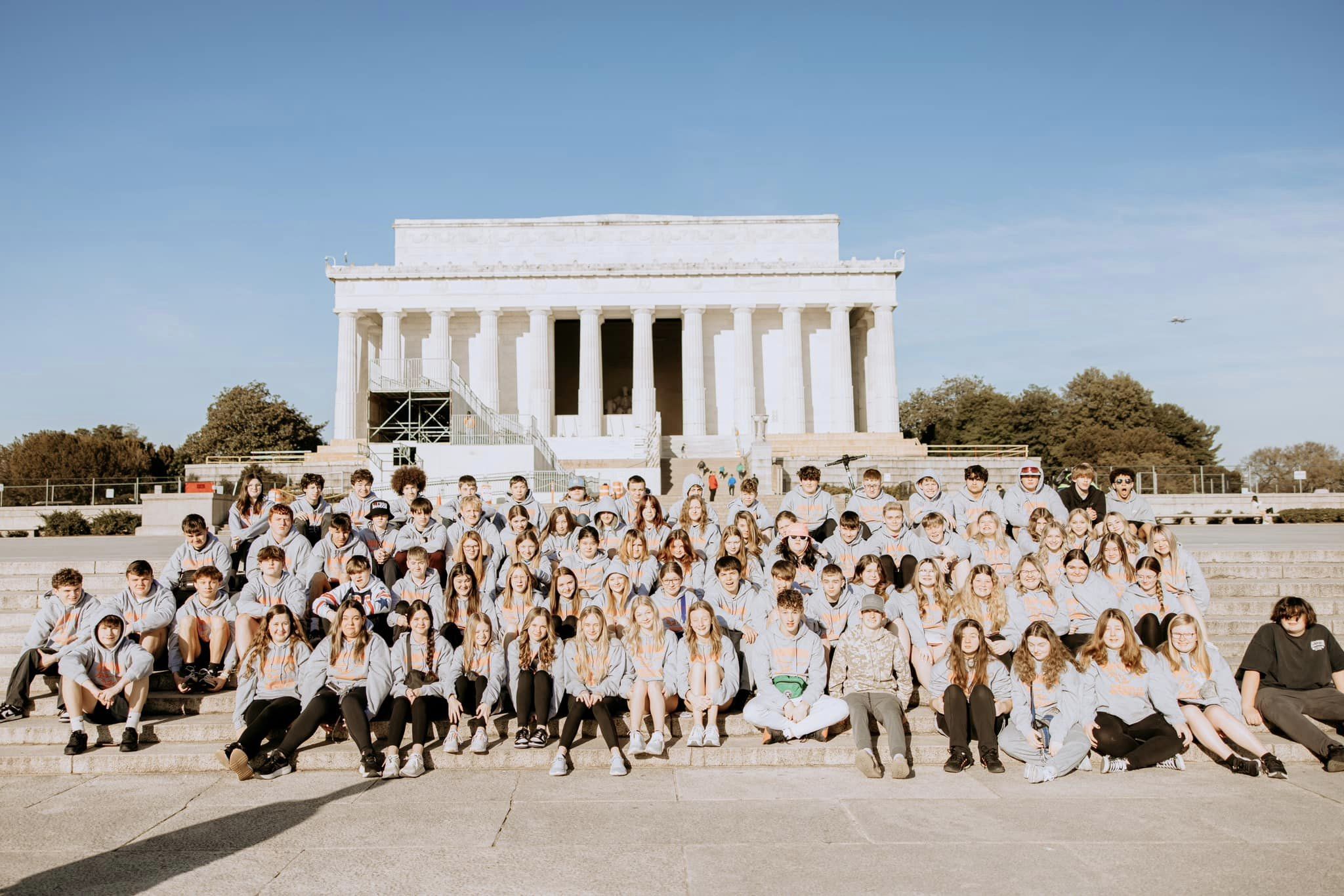 Students in front of the Jefferson Memorial