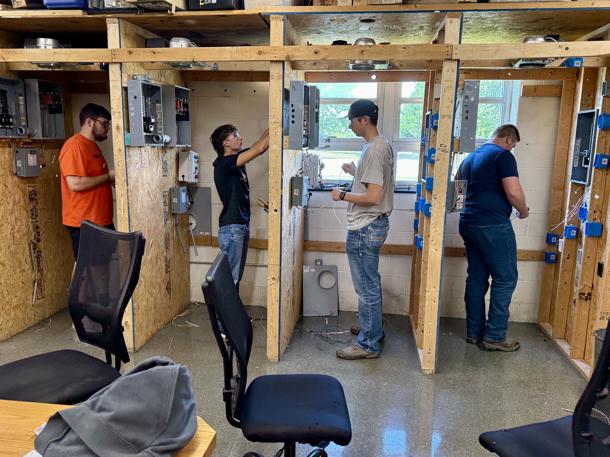 TT Electrical Students Get To Work On Service Panels
