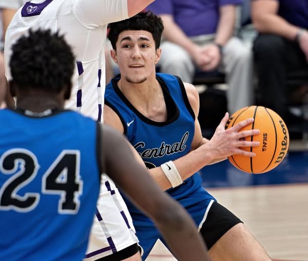 CHS Junior Dereck Batiz Lugo Named Boys Basketball Player of the Year