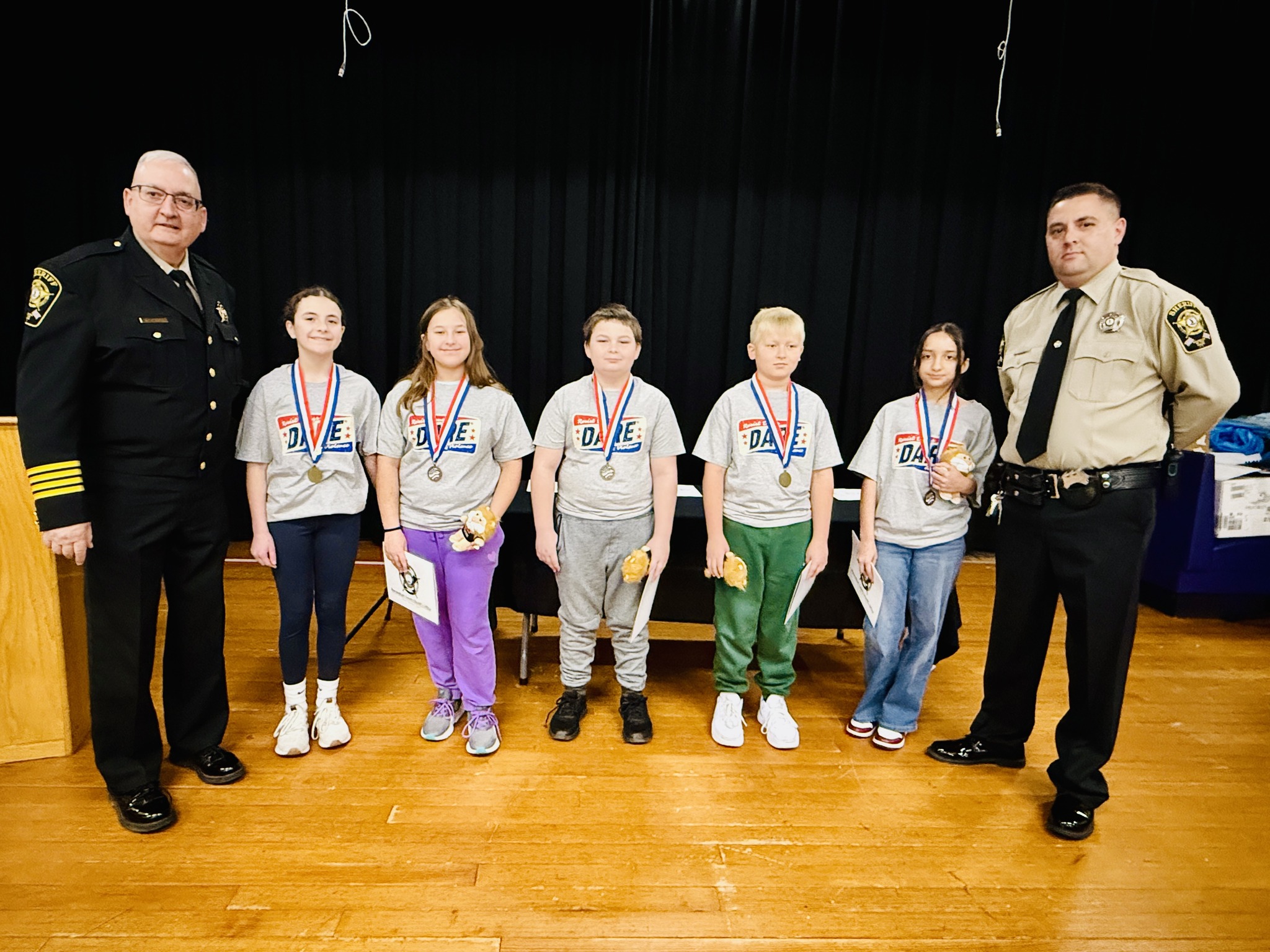 SHES 5th Graders Celebrated at D.A.R.E. Graduation