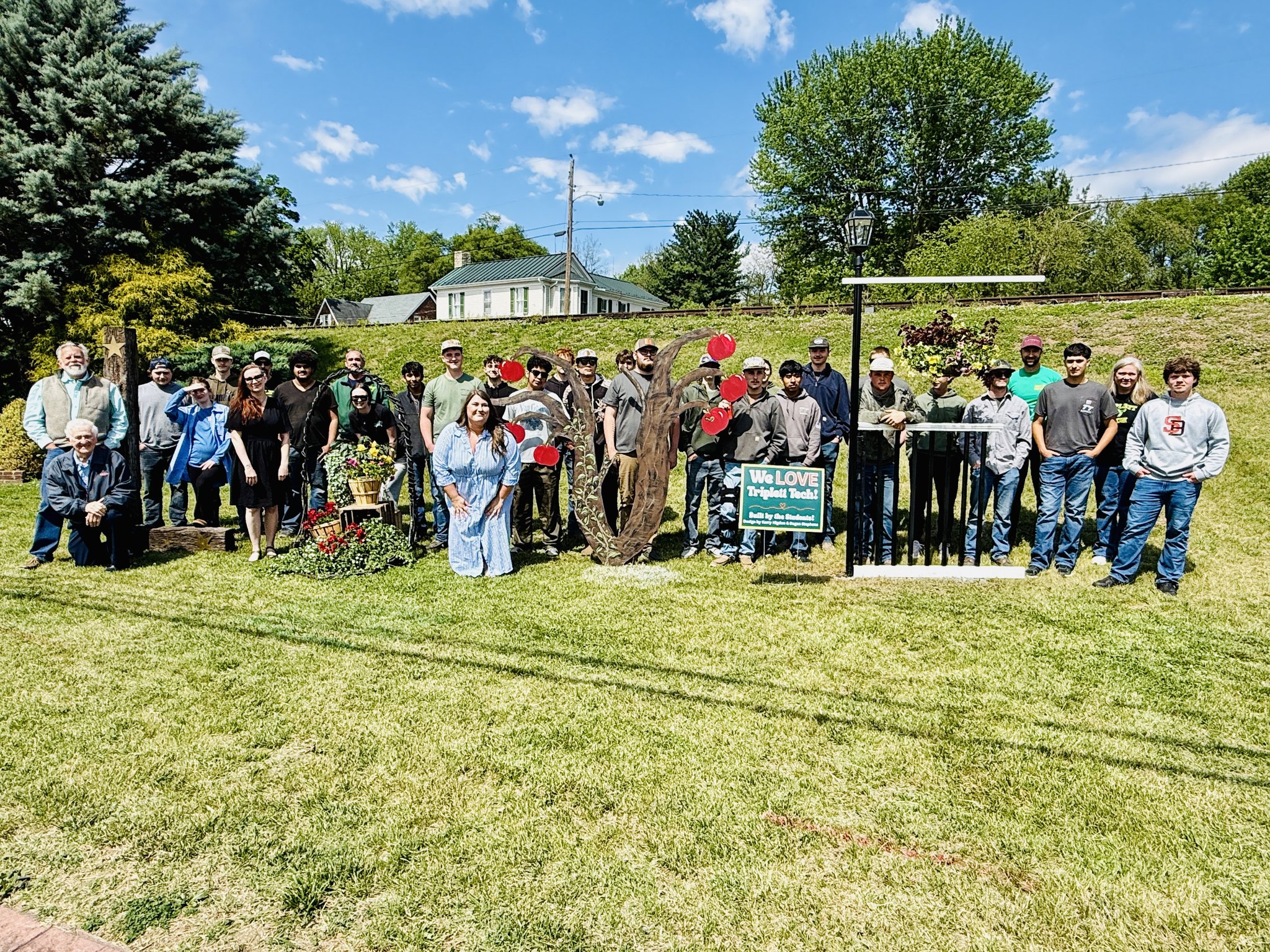 Triplett Students Recognized for Role in Creating Mount Jackson LOVE Sign