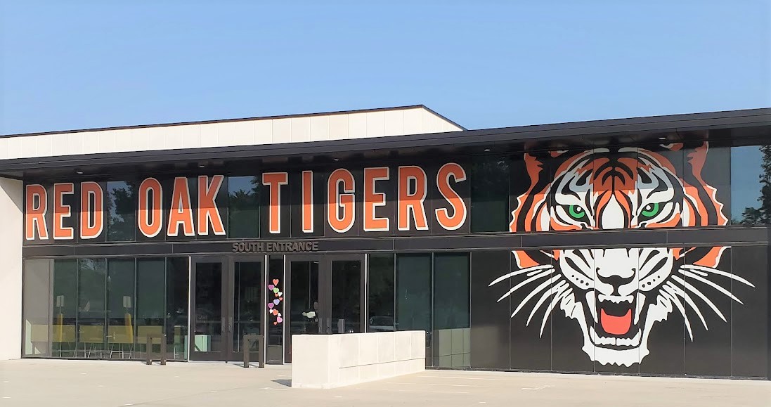 Red Oak Jr/Sr High School Facade
